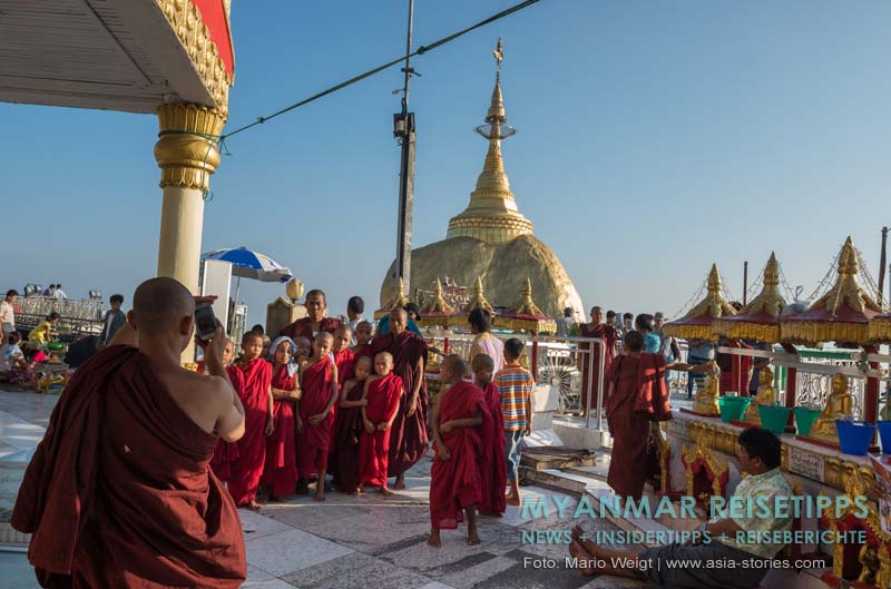 Bitte lächeln! Der Goldene Felsen Kyaikhtiyo ist ein beliebtes Fotomotiv.