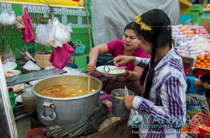 Das Nationalgericht Mohinga: Fischsuppe mit Nudeln und Cracker