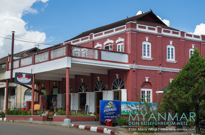 Kalaw, Red House - Bar und Restaurant