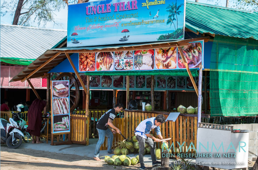 Seafood Restaurant Uncle Thar am Maungmagan Beach auf Dawei Peninsula im Süden von Myanmar