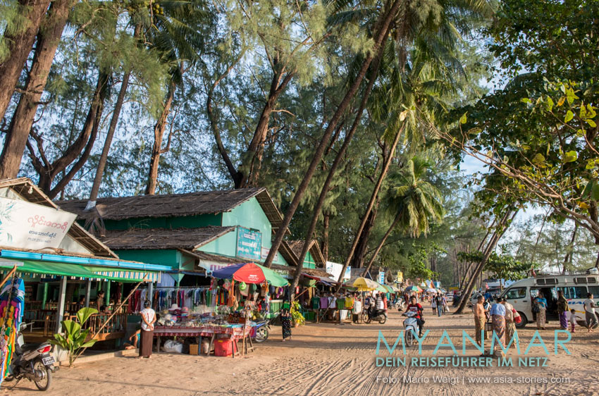 Myanmar: Restaurants und Bars am Maungmagan Beach auf Dawei Peninsula