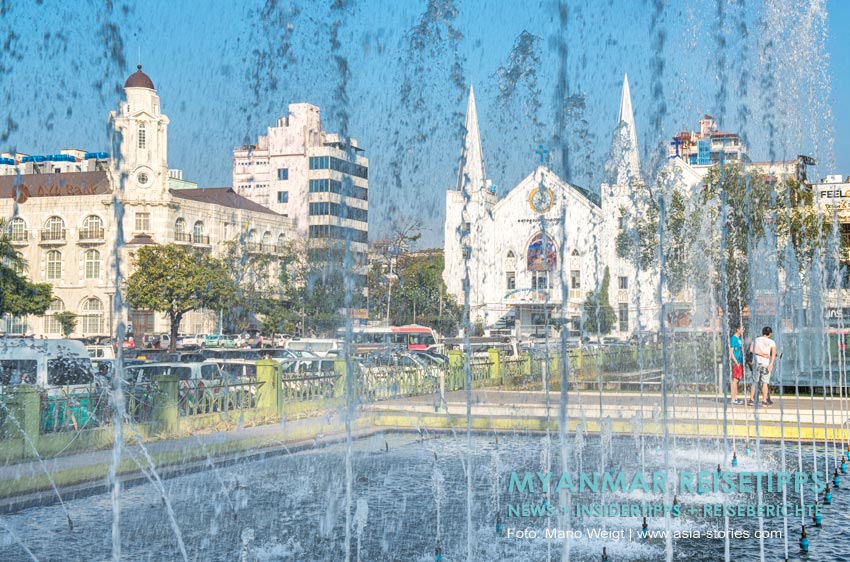Springbrunnen und Wasserfontänen Mahabandoola Garden in Yangon