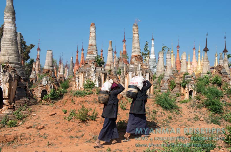 Inle-See: Frauen im Pagodenfeld von Indein, dem Heiligtum der Shan