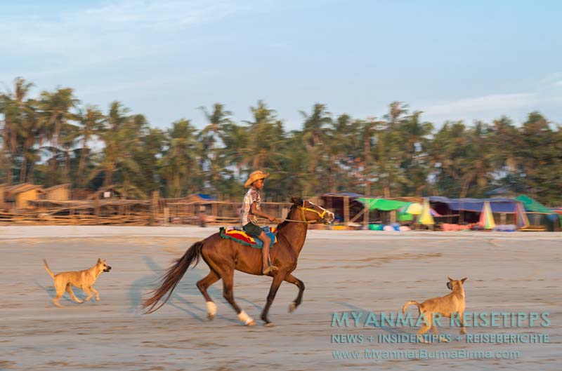 Myanmar, Ngwe Saung Beach, bei Burmesen sehr beliebt: Reiten am Strand