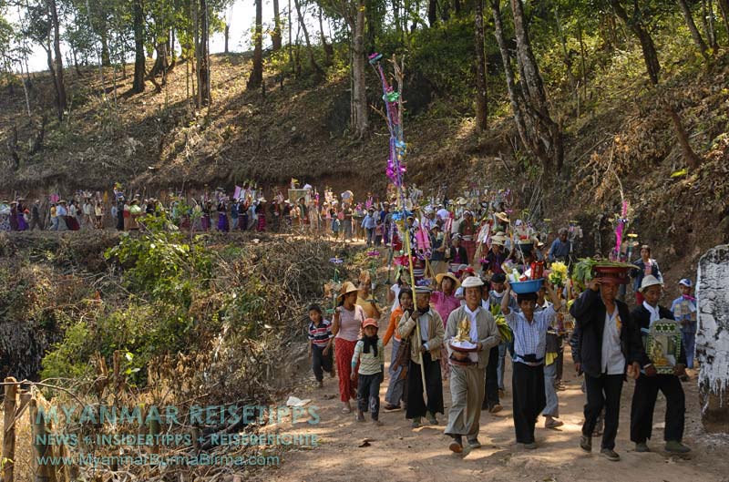 Myanmar Reisetipps | Pankam nahe Hsipaw | Festival der Volksgruppe Palaung