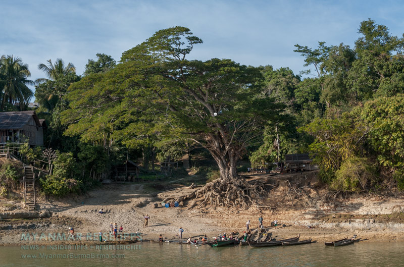 Myanmar Reisetipps | Flussfahrt Bhamo nach Mandalay | Dorfleben am Ufer des Ayeyarwady