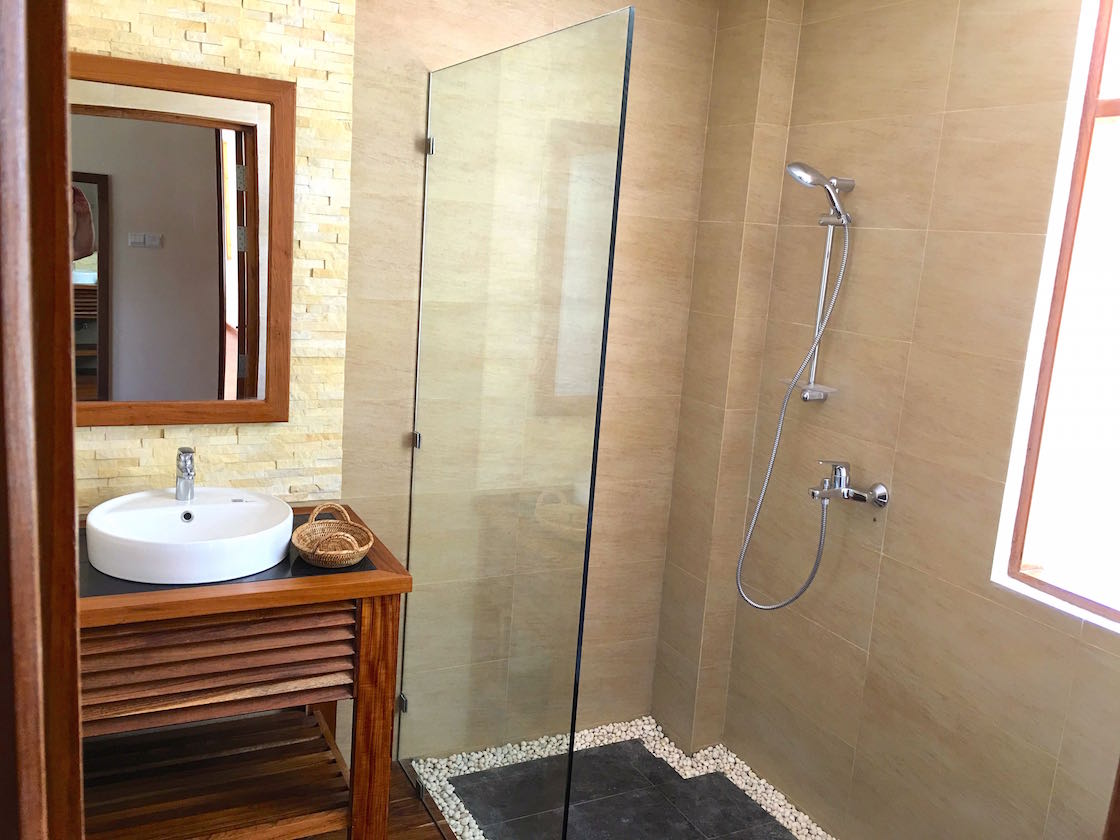 Badezimmer in der Loikaw Lodge in Loikaw