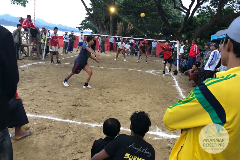 Myanmar Reisetipps | Pyay | Chinlon im Stadtpark