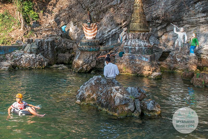 Badespaß im Naturpool Yae Ta Khun in der Stadt Hpa-an