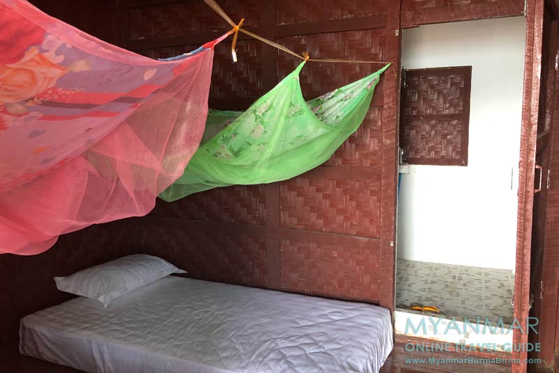 Halbinsel Dawei: Spartanisch eingerichtete Zimmer der CBT Unterkunft im Fischerdorf San Hlan