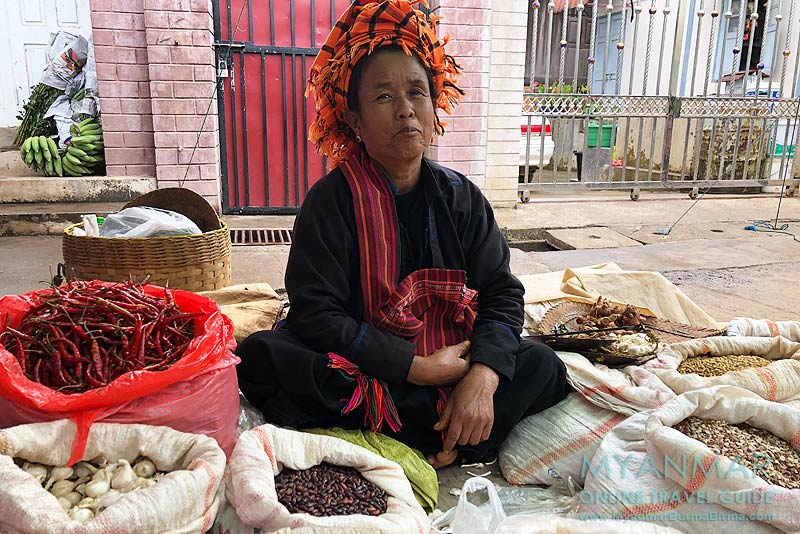 Frauen auf dem Fünf-Tage-Markt in Kalaw