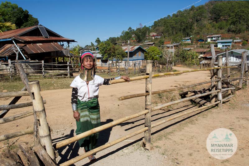 Myanmar Reisetipps | Loikaw | Im Dorf Pan Pet bei den Kayan Lahwi (Padaung)