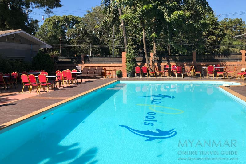 Myanmar Reisetipps | Pakokku | Swimmingpool im Hotel Juno