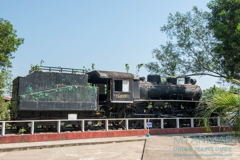 Myanmar: Lokomotive C.0522 im Gelände des The Death Railway Museum in Thanbyuzayat