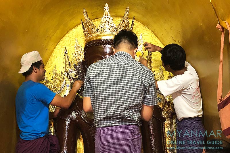 Myanmar Reisetipps | Inle-See | Paung-Pine-Pagode: Buddha erhält Blattgold