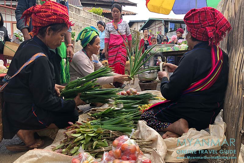 Myanmar Reisetipps | Umgebung von Kalaw | Pa-O-Frauen auf dem Markt in Tikyit
