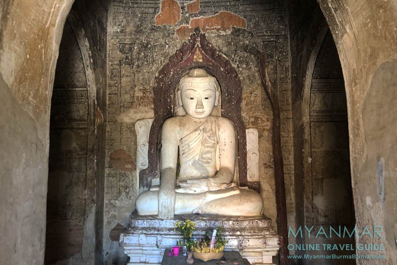 Myanmar, Salay: Buddha und Wandmalerei in Pakhan Nge