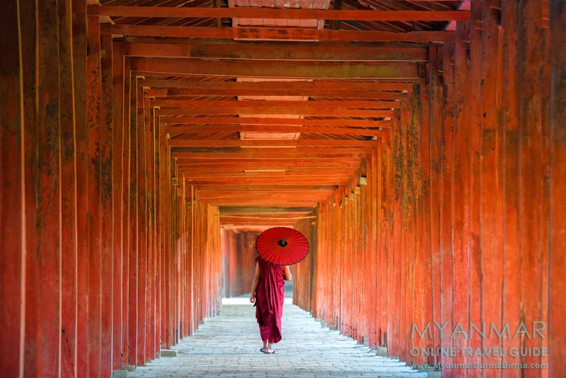 Roter Teakholzgang südlich von Salay: Pagodenkomplex Shin Bin Sar Kyo