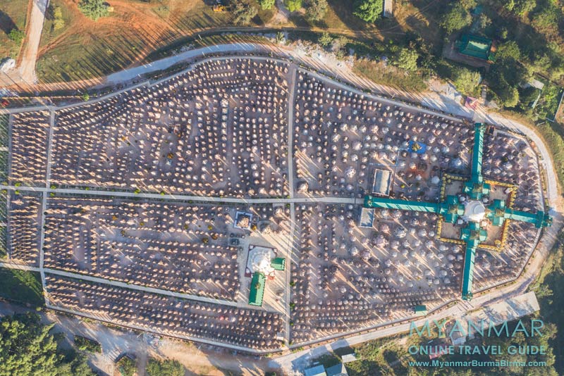 Das Pagodenfeld von Kakku liegt in der Nähe vom Inle-See.