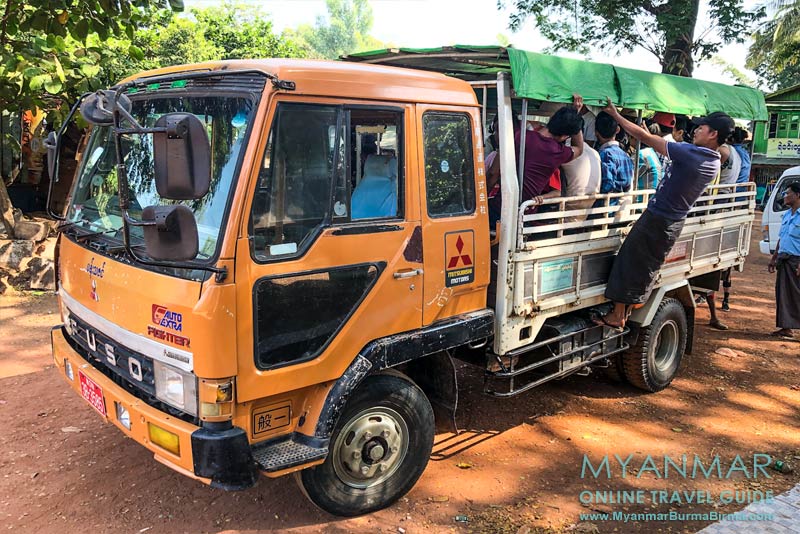 500 Kyat kostet ein Sitzplatz in diesem Truck vom Bahnhof Kyaikhto zum Basislager Kinpun.