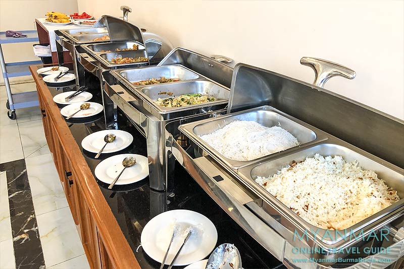Myanmar Reisetipps | Meiktila | Frühstücksbuffet im Hotel Shwe Ohn Pin