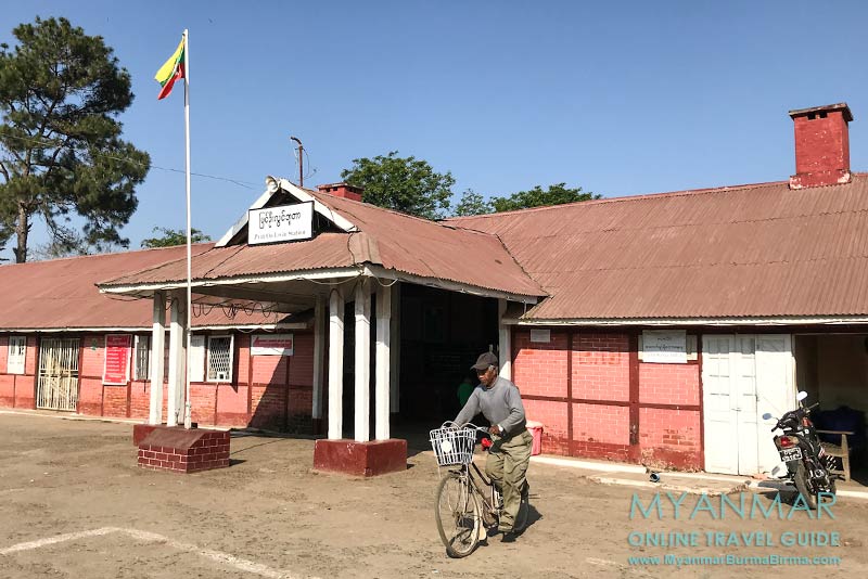 Myanmar Reisetipps | Pyin U Lwin | Unscheinbar und klein ist der Bahnhof von Pyin U Lwin.