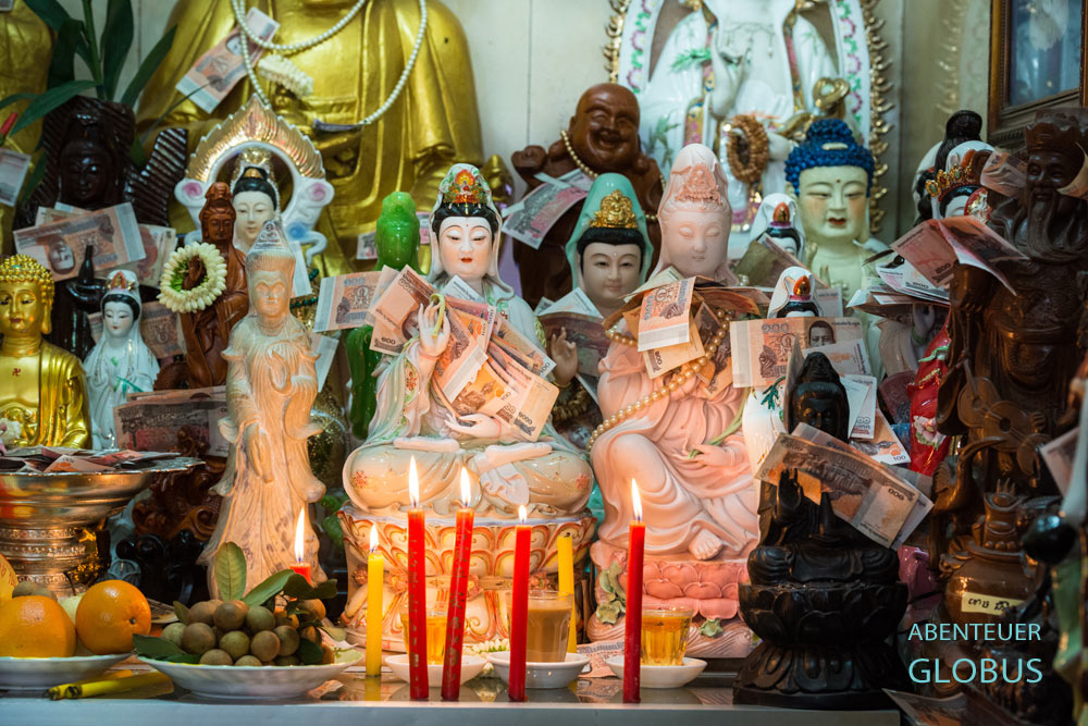 Altar im Wat Phnom in Phnom Penh