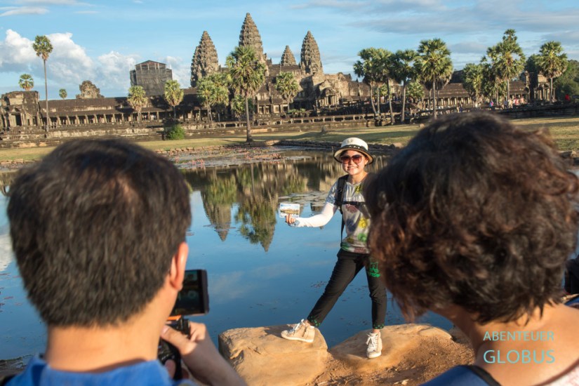 Tipps für Angkor Wat: Posieren vor dem Seerosenteich für das Erinnerungsfoto