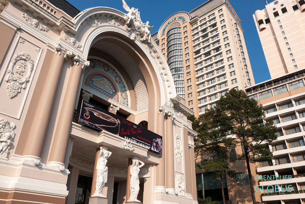Vietnam. Der Entwurf für das Opernhaus in Ho-Chi-Minh-Stadt stammt von Ferret Eugene, einen französischen Architekten.