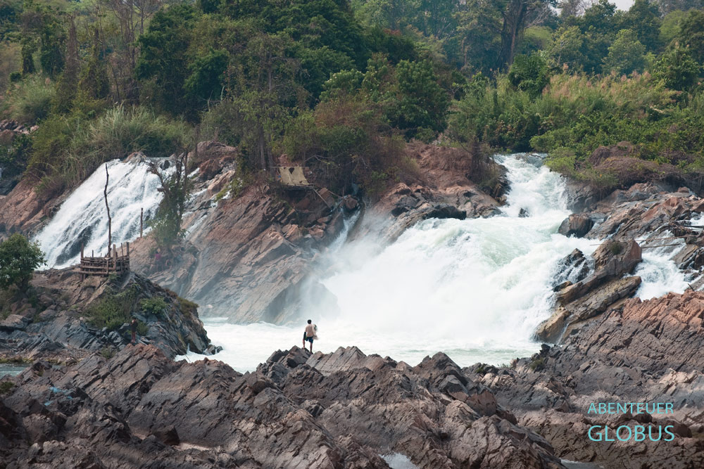 Der Khon Phapheng im Gebiet Si Phan Don (4.000 Inseln) ist der breiteste Wasserfall in Südostasien.