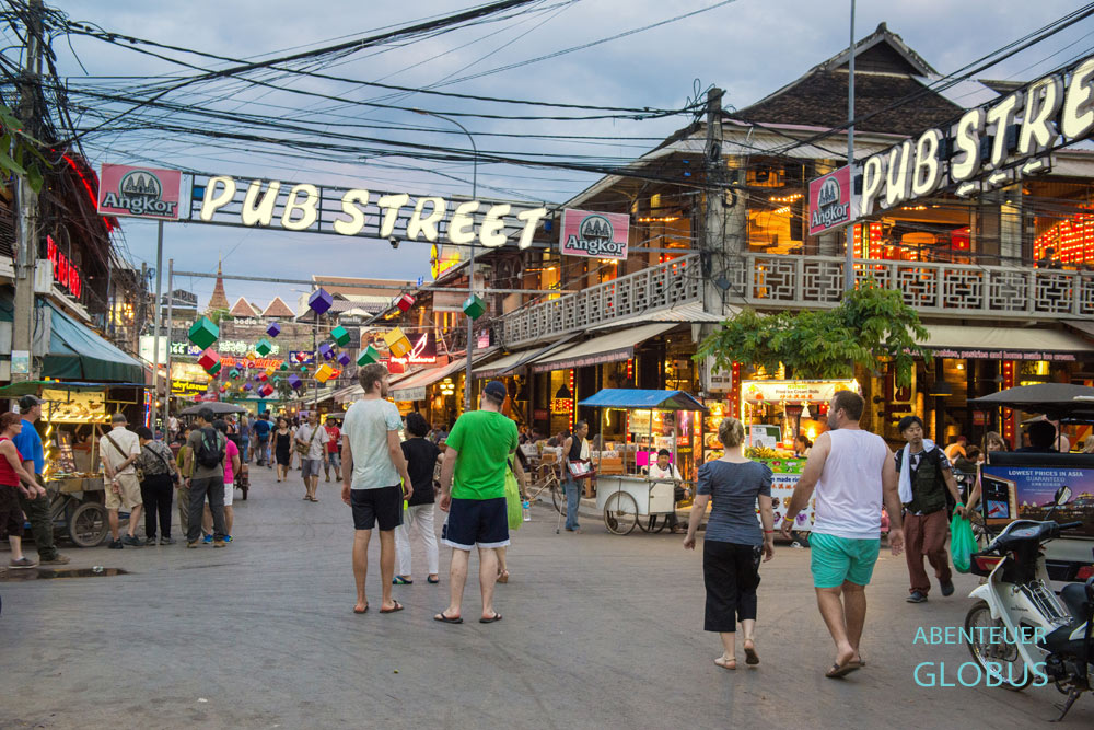 Kambodscha, Siem Reap, Am Abend füllt sich erst richtig die Pub Street.