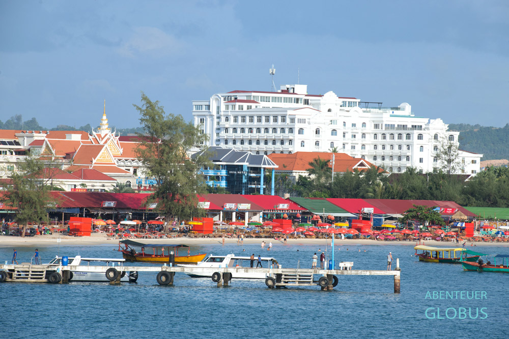 Ochheuteal-Strand und mit Hotels und Bootsanleger