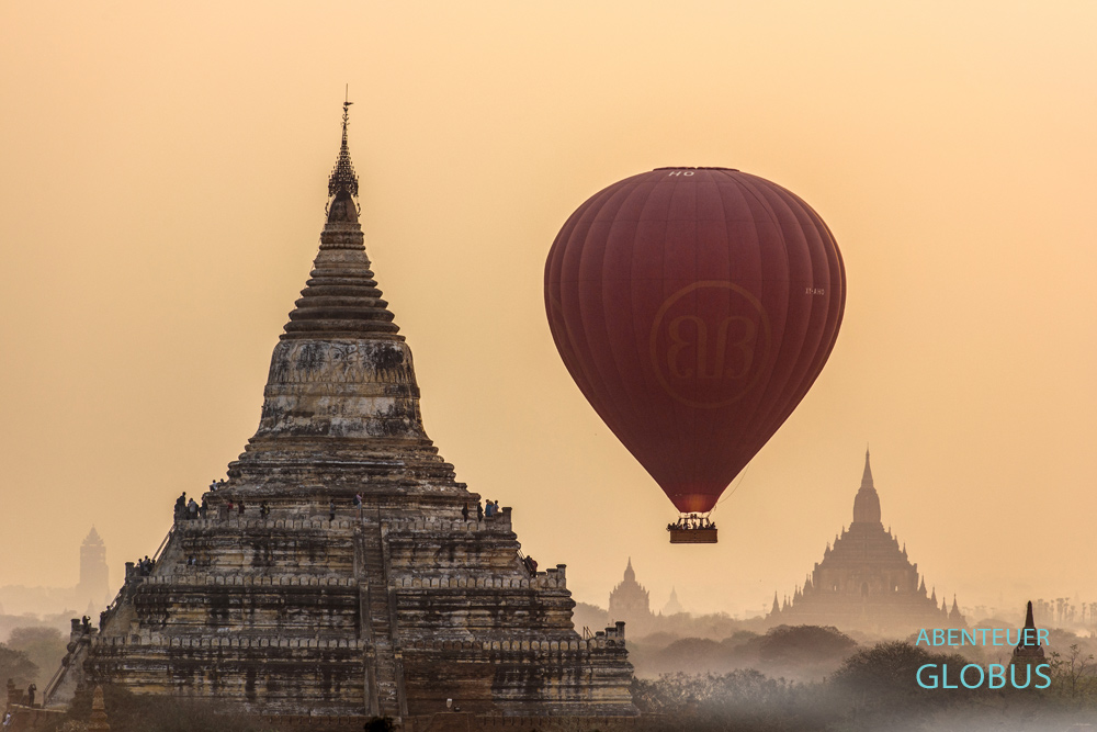 Die Ballonfahrt über der Tempelebene Bagan zum Sonnenaufgang zählt zu den Highlights einer Myanmar-Reise.