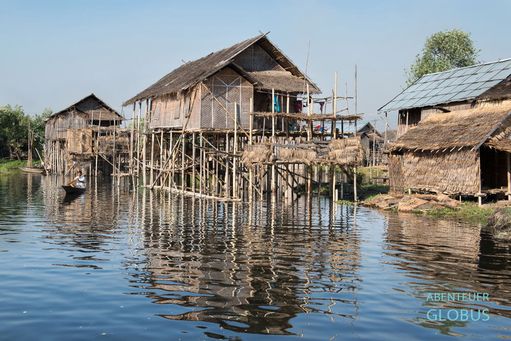 Das Volk der Intha wohnt in Pfahlhäusern aus Bambus und Holz auf dem Inle-See im Shan-Staat.
