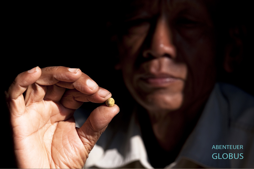 Bei der Goldsuche im Ayeyarwady-Fluss in Myanmar werden die winzigen Goldpartikel mit hochgiftigem Quecksilber gebunden.