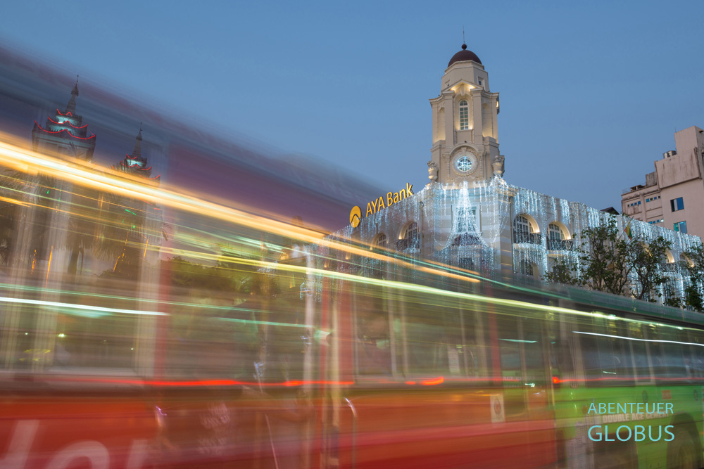 Wo einst das Rowe & Co. Kaufhaus war, residiert heute die Yangoner AYA Bank.