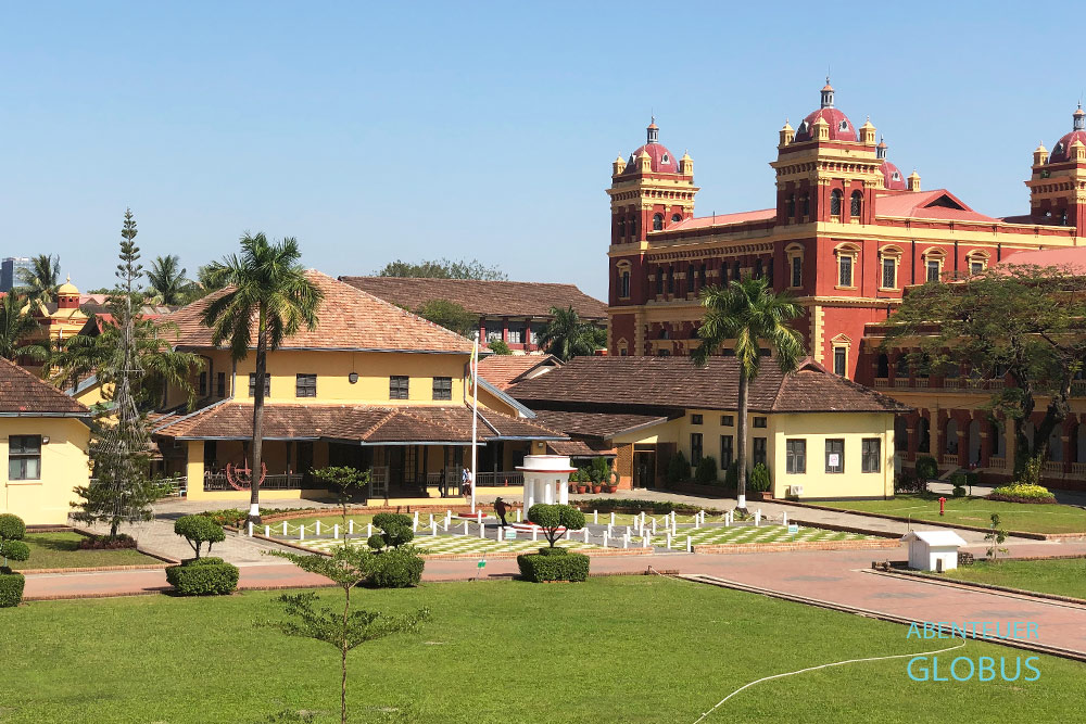 Der Innenhof mit Parlamentsgebäude des Secretariat Building, ein viktorianisch-koloniales Meisterwerk.