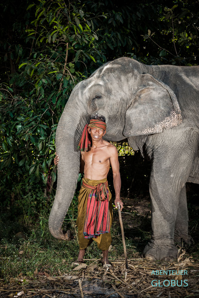Ein inniges Bündnis haben Mahut Sutee und Elefant Kampeng von Ban Ta Klang, dem Elefantendorf nahe Surin.
