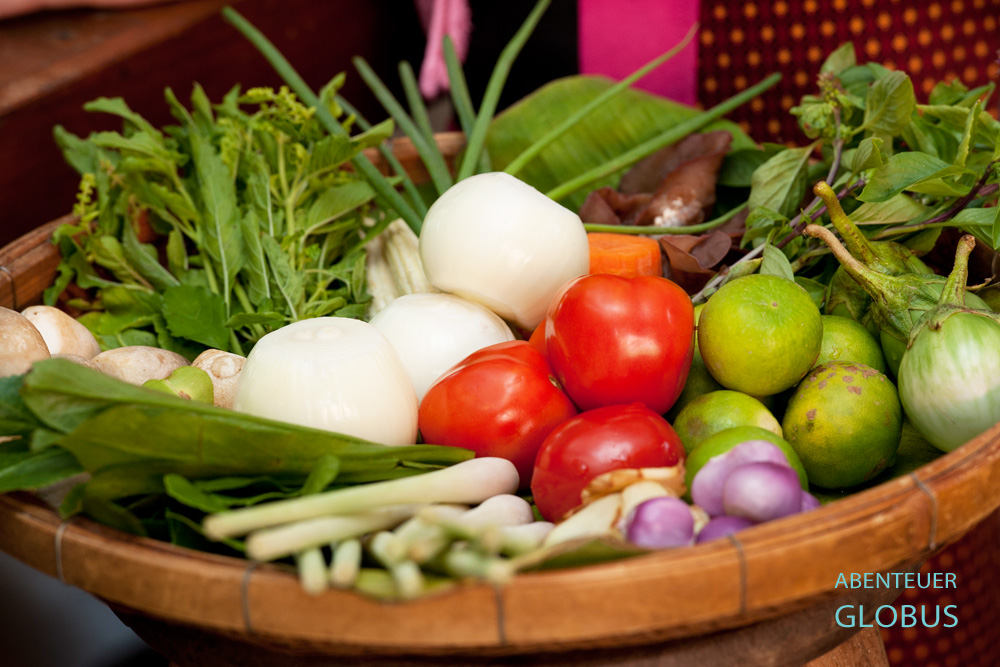 Asia Scenic Thai Cooking School, Die frischen Zutaten für ein leckeres Thai Food kommen vom Morgenmarkt Chiang Mai, Thailand.