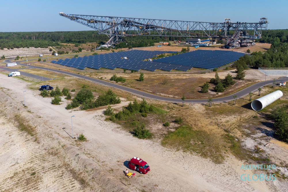 Camping mit Wohnmobilen im Besucherwerk F60 am Bergheider See in Lichterfeld-Schacksdorf