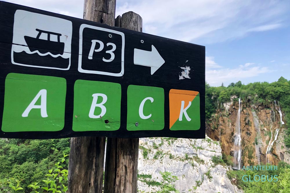 Beschilderung der Rundwege und Panoramarouten im Nationalparl plitvicer Seen