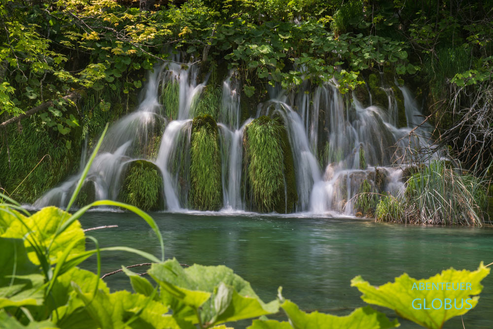Wasserfall im Nationalpark Plitvicer Seen auf dem Wanderweg C