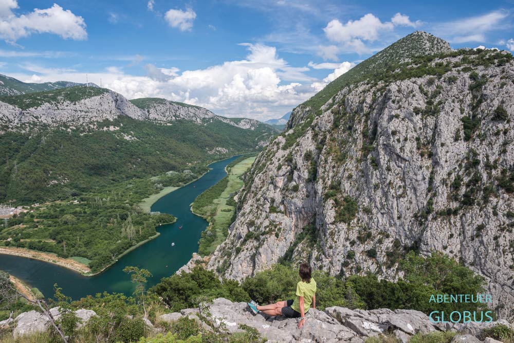 Aussichtspunkt Komorjak über der Cetina-Schlucht in Omis in Kroatien