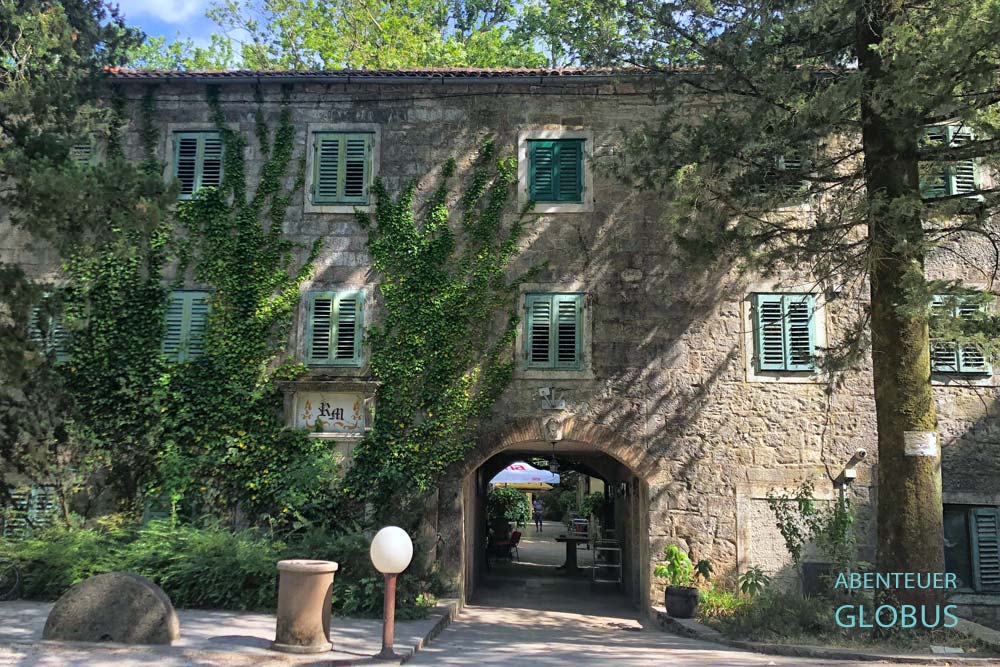 Gaststätte Radmans Mühle am Fluss Cetina in der Cetina-Schlucht nahe Omis in Kroatien