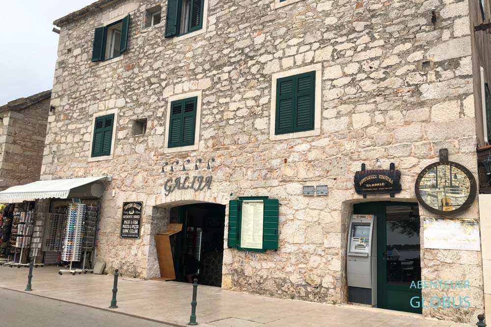 Restaurant Galija an der Uferpromenade in der Altstadt 