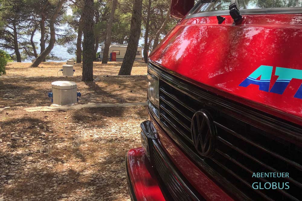 Terrassenstellplatz auf dem Campingplatz Adriatic in Primosten in Kroatien