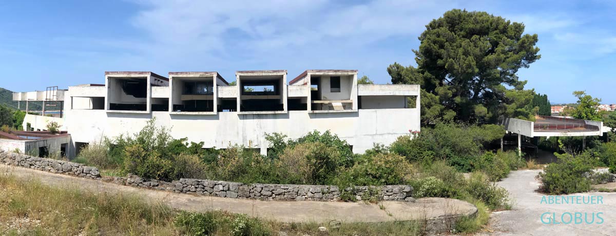 Lost Place: Hotel Marina Lucica, auch Adriatic Hotel, an der Adria in Primosten in Kroatien