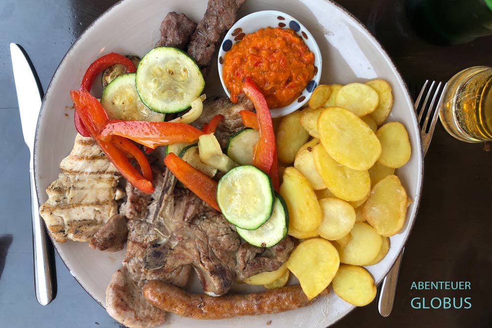 Primosten: Fleischplatte von der Konoba Bracera 