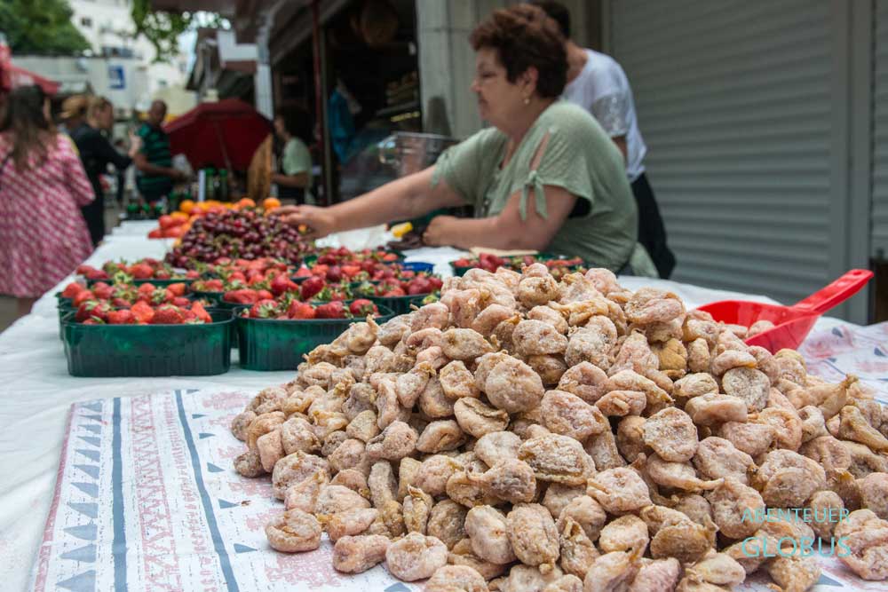 Verkaufsstand auf dem Grünen Markt Stari Pazar am Diokletianpalast