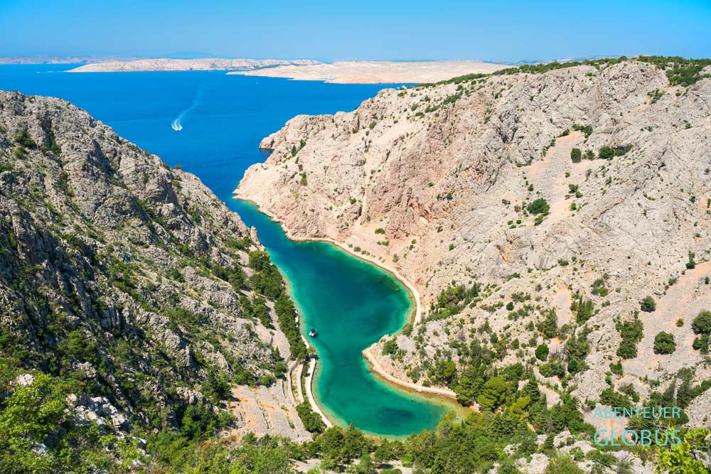 Besuch beim Bootstrip von Baska: Bucht Zvaratnica im Naturpark Velebit in Kroatien